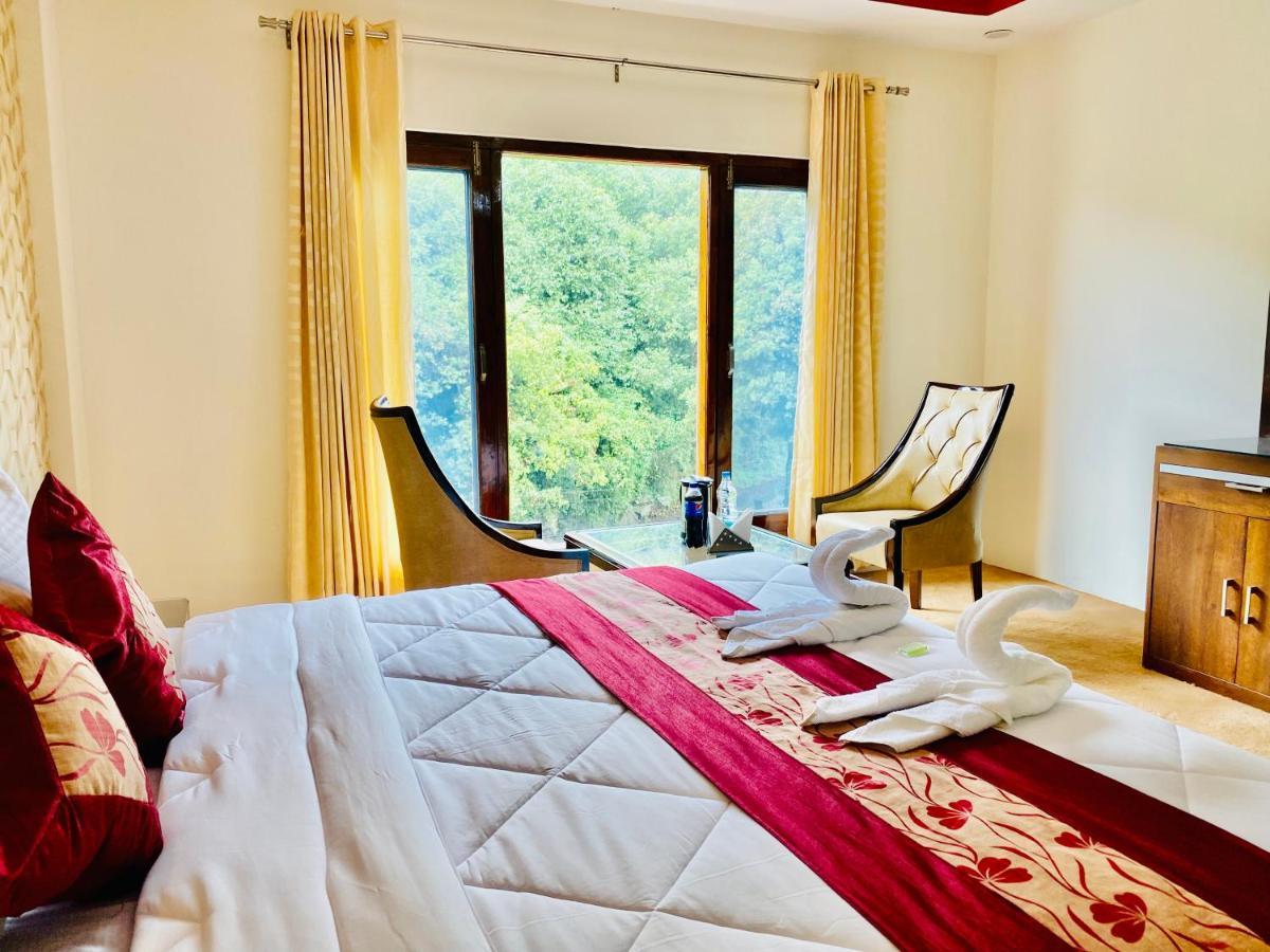 Royal Green Mashobra - Mountain And Valley View Rooms Шимла Экстерьер фото