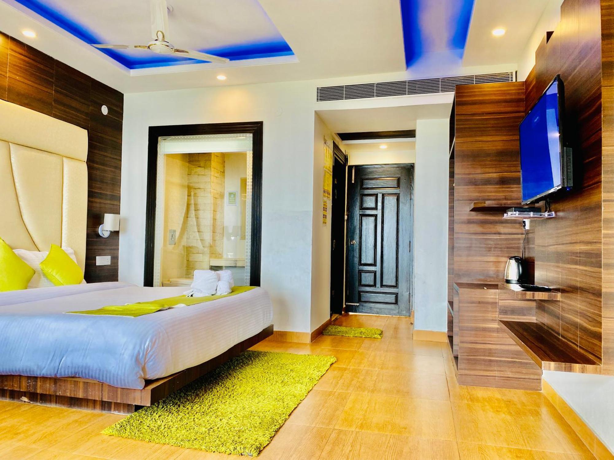 Royal Green Mashobra - Mountain And Valley View Rooms Шимла Экстерьер фото