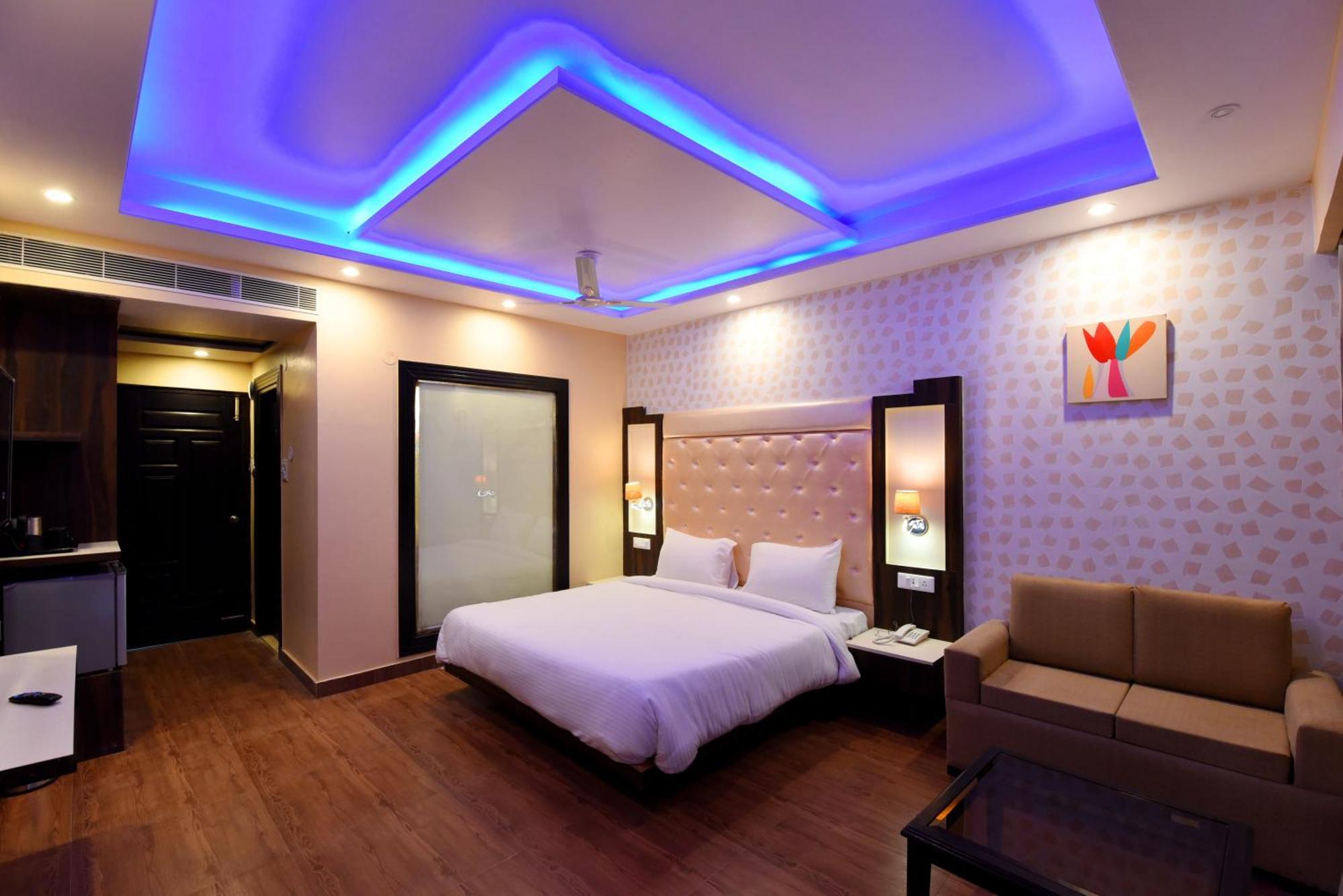 Royal Green Mashobra - Mountain And Valley View Rooms Шимла Экстерьер фото