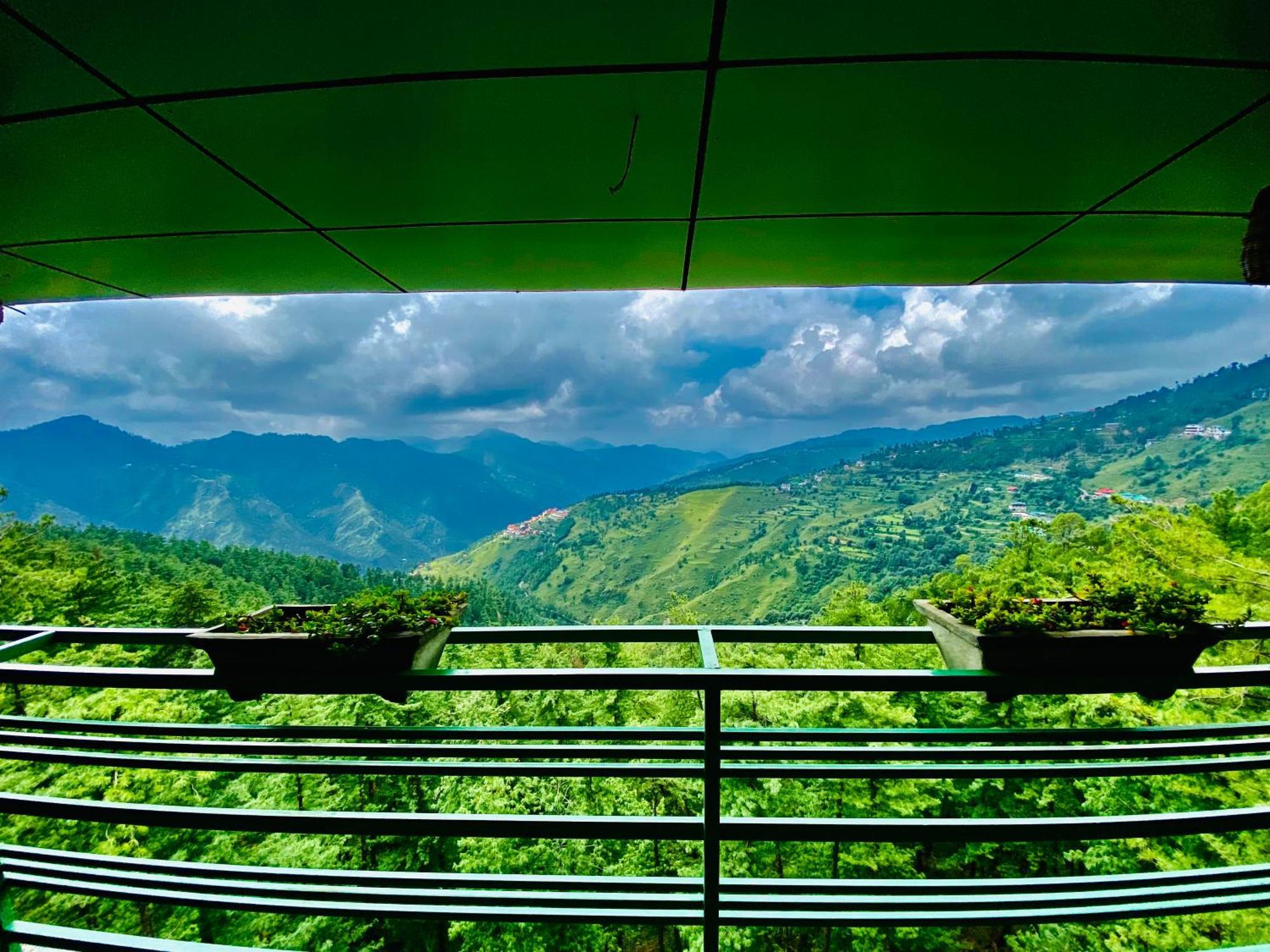 Royal Green Mashobra - Mountain And Valley View Rooms Шимла Экстерьер фото