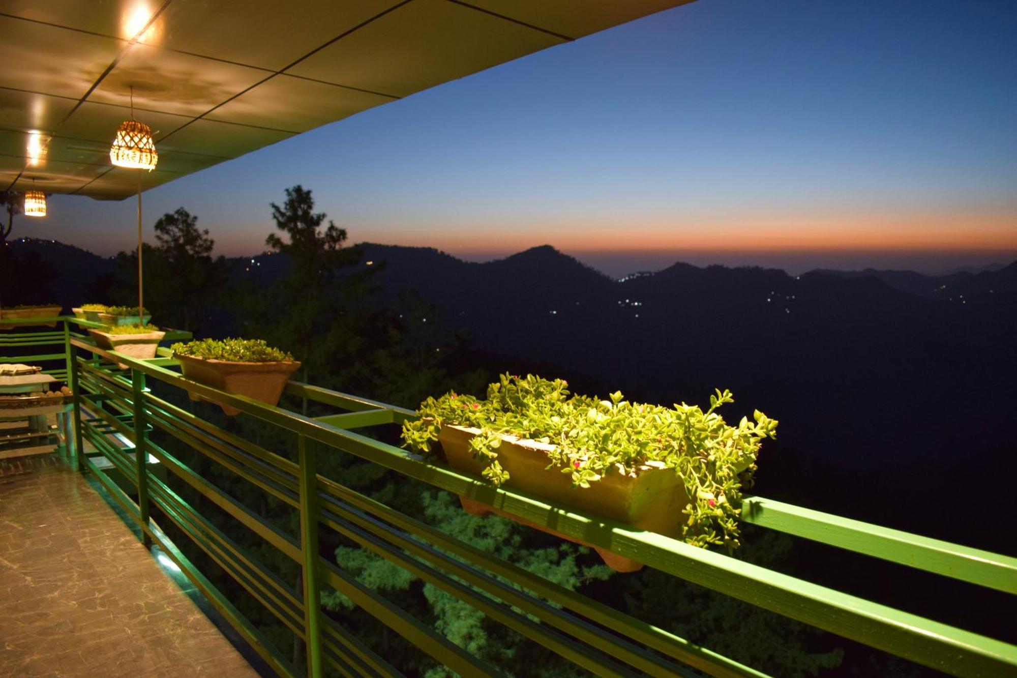Royal Green Mashobra - Mountain And Valley View Rooms Шимла Экстерьер фото
