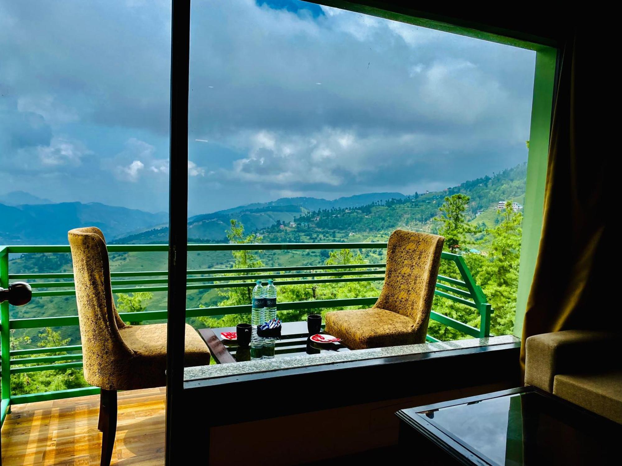 Royal Green Mashobra - Mountain And Valley View Rooms Шимла Экстерьер фото